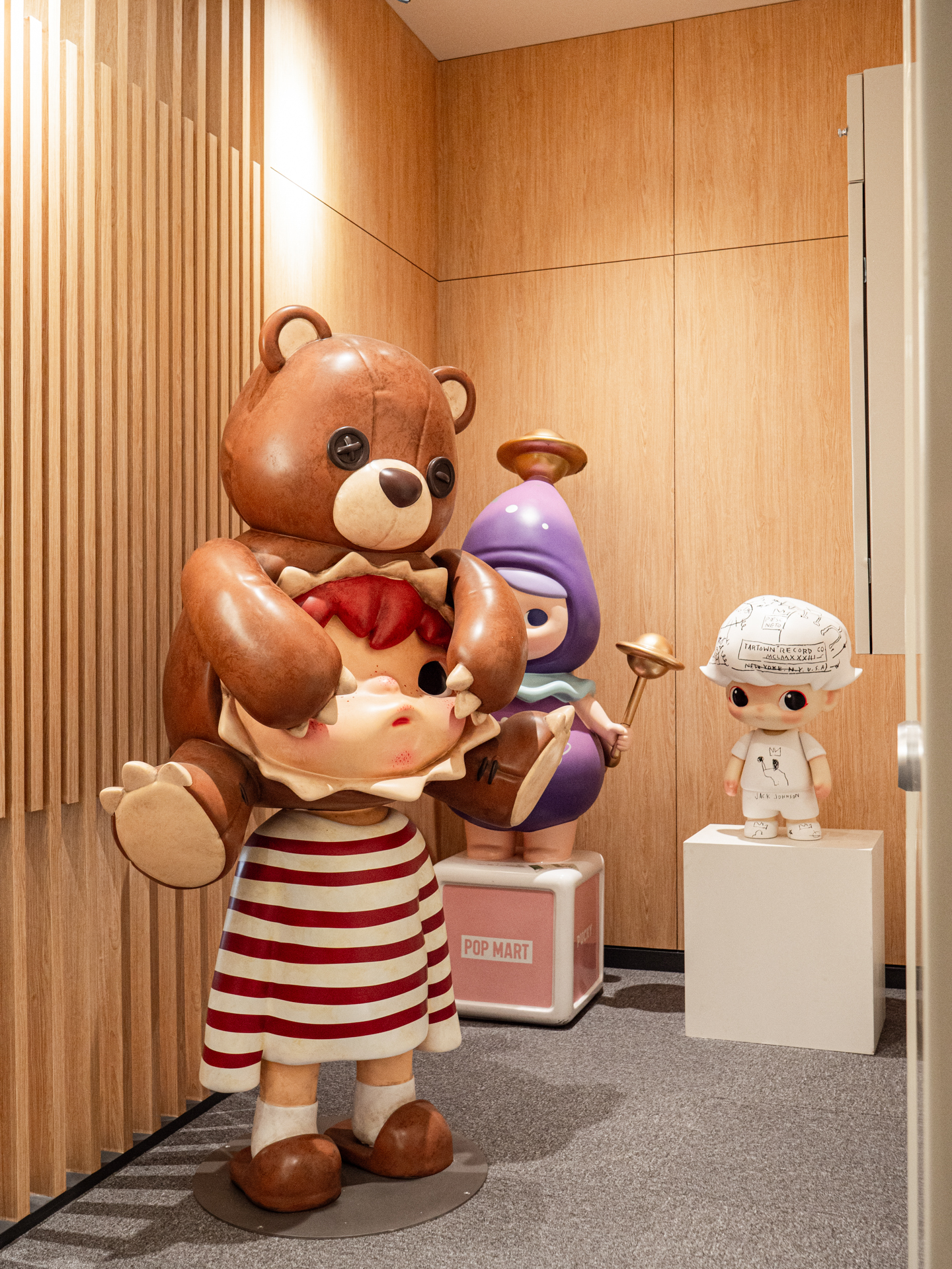 팝마트 POP MART 입구 로고월 루버 전면 발광 로고 잔넬